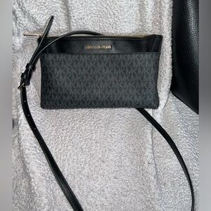 Michael Kors cross body purse